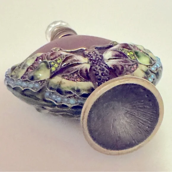 Jeweled Vintage Inspired Butterfly Crystal Perfume Bottle Atomizer - Picture 6 of 9